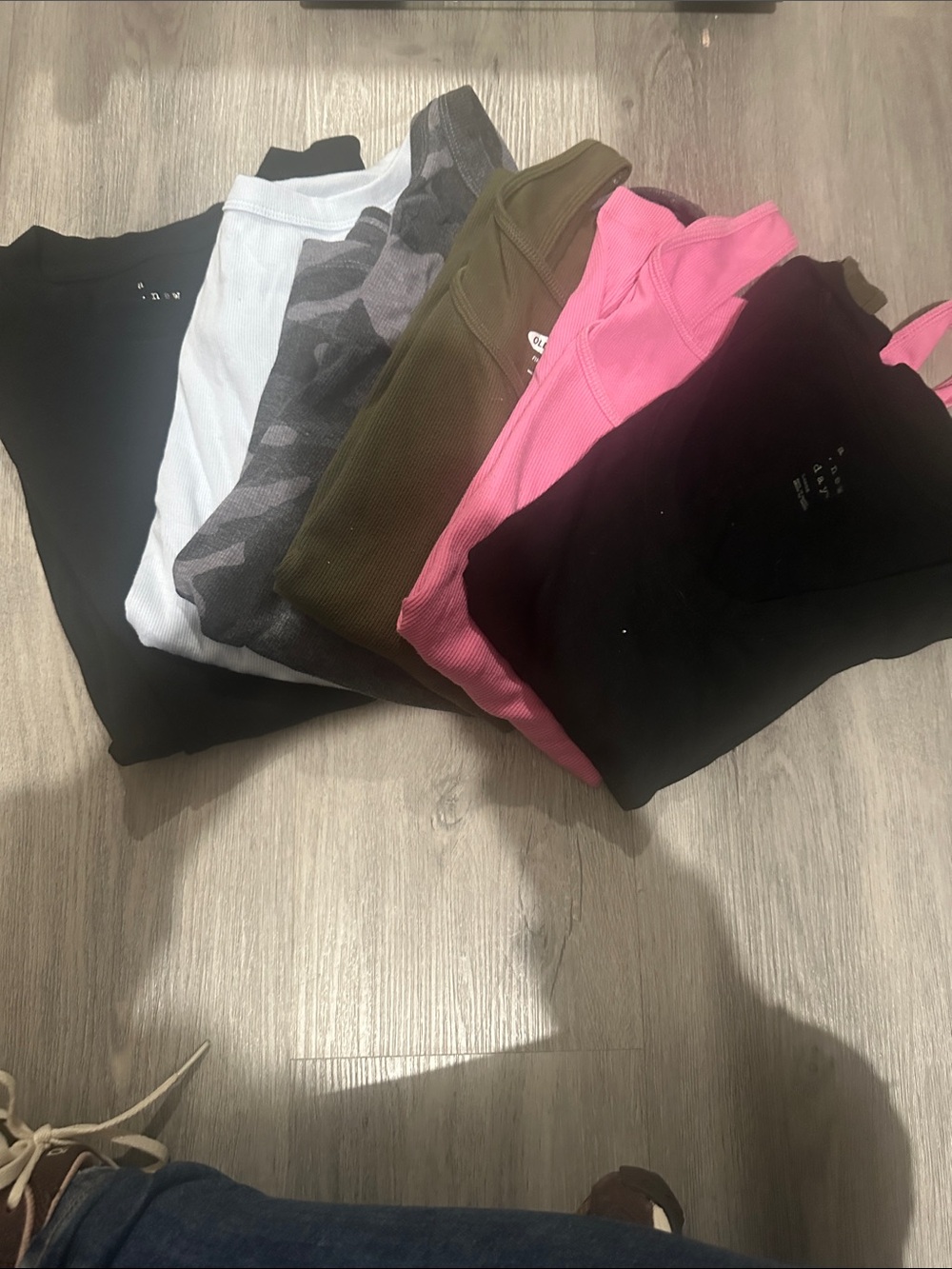 Women’s tank tops and tee